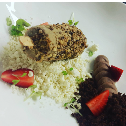 chocolate amd strawberry dessert